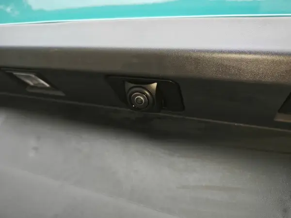 Camera lùi VF3 đã lắp đặt trên xe