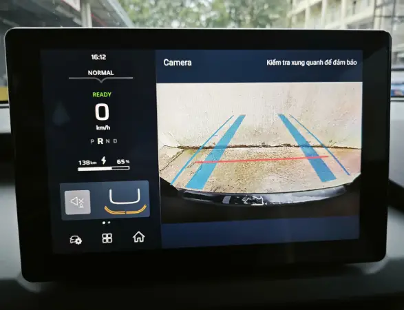 Màn hình hiển thị vạch lùi camera VF3